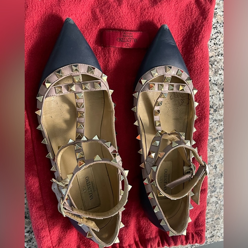 Valentino Rockstud T-Strap Pointed Flat - Navy & Beige